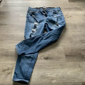 TORRID distressed bombshell skinny 16s